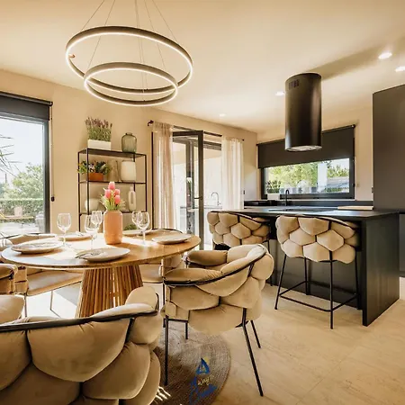 فيلة Sofija By Awaytocroatia *