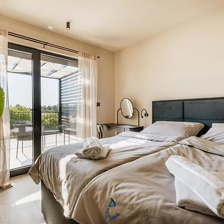 Sofija By Awaytocroatia *