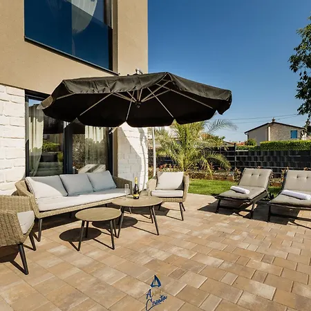 Sofija By Awaytocroatia فيلة