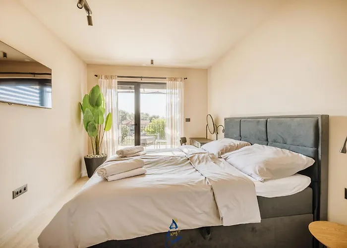 Sofija By Awaytocroatia *