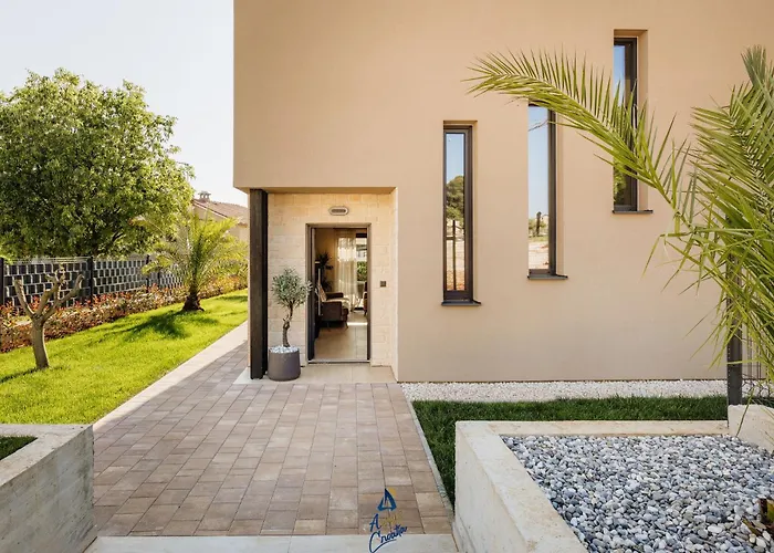 Sofija By Awaytocroatia