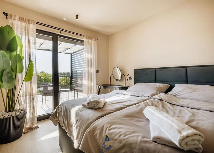 Sofija By Awaytocroatia *